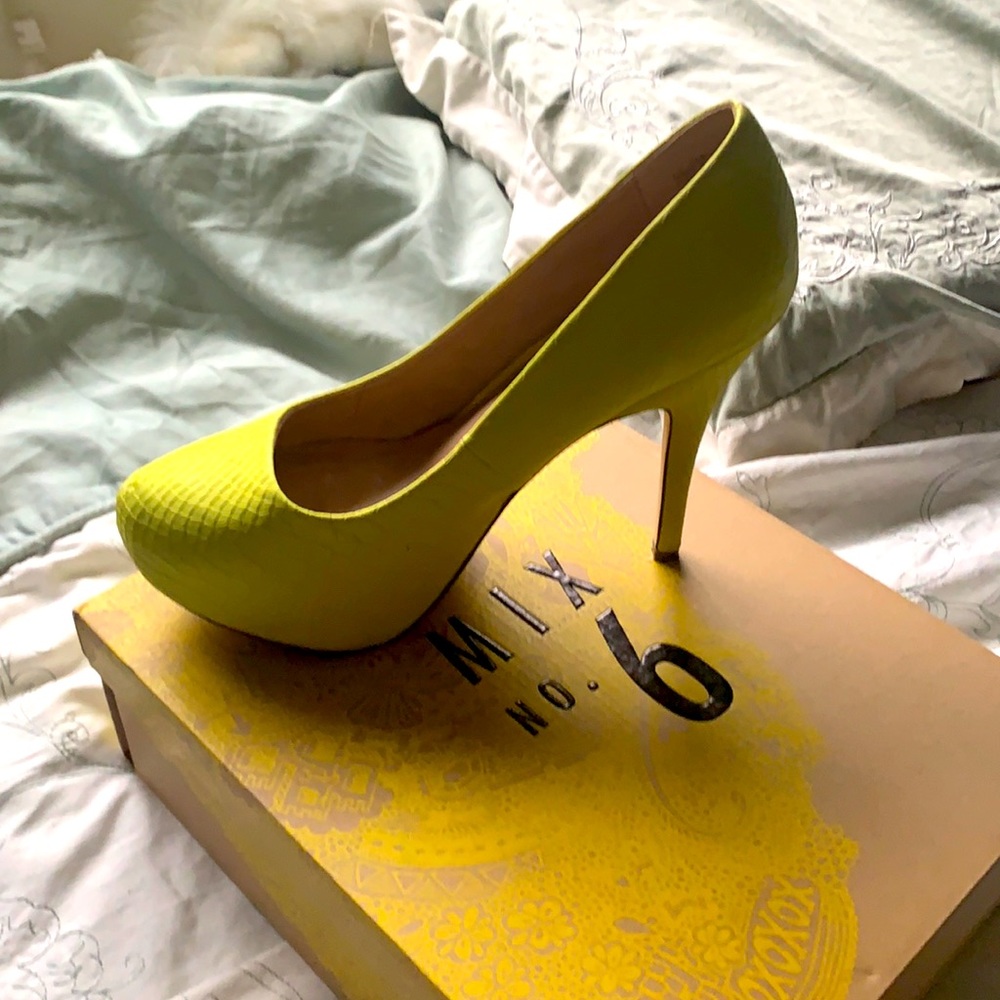 Mix No.9 High heel shoes. 9 1/2